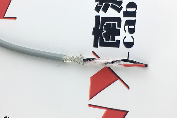 Seawater-resistant cable with PUR jacket